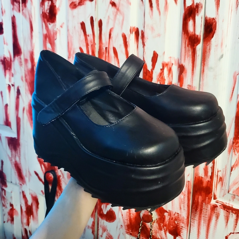 Mary Jane platforms